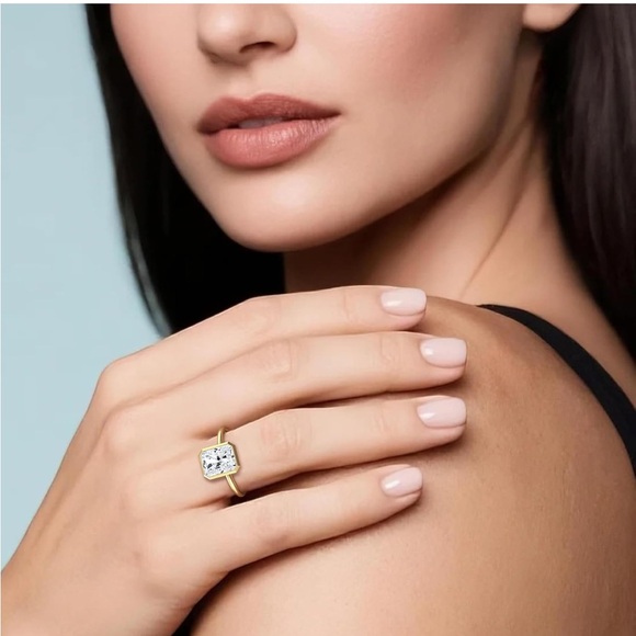 2 carat radiant diamond in vintage bezel setting - Picture 3 of 8